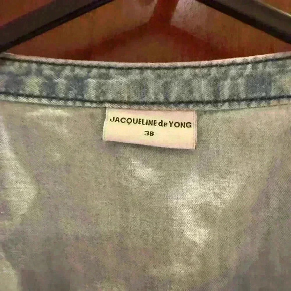 Jacqueline de Yong top Womens Size 38 Light Blue Denim - Picture 2 of 3